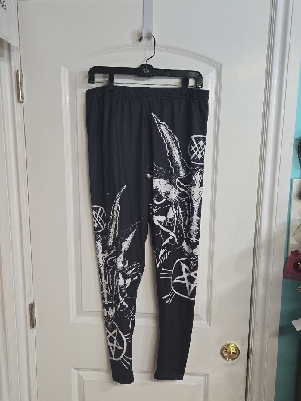 Black Graphic Leggings with White Goat Print 1XL